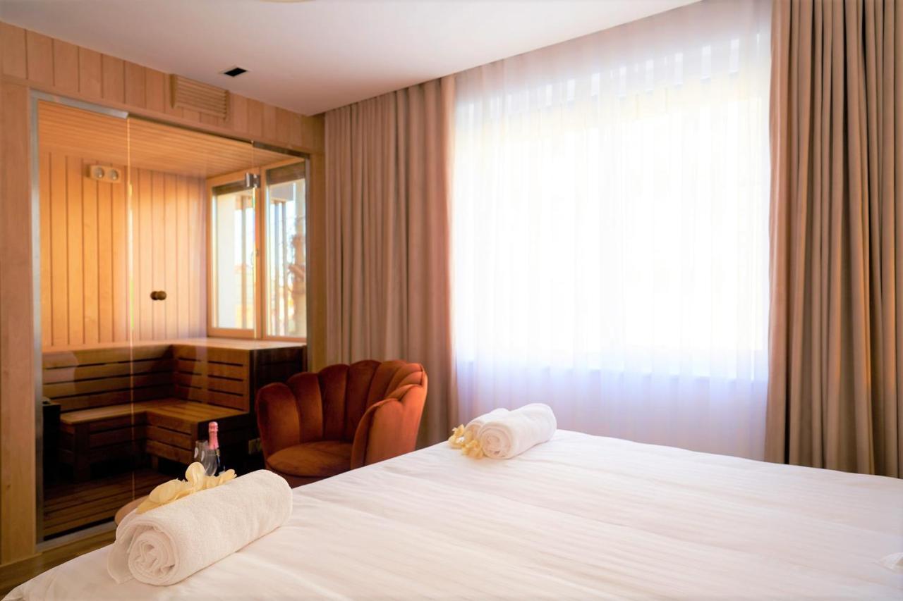 Hotel Glory Oradea Exterior foto